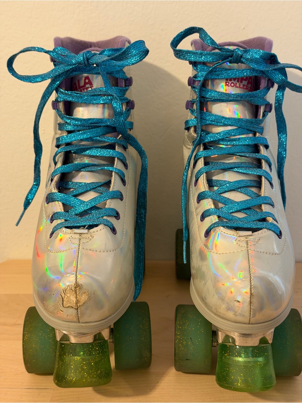 Impala Holographic Roller Skates with Teal Laces - Picture 2 of 6